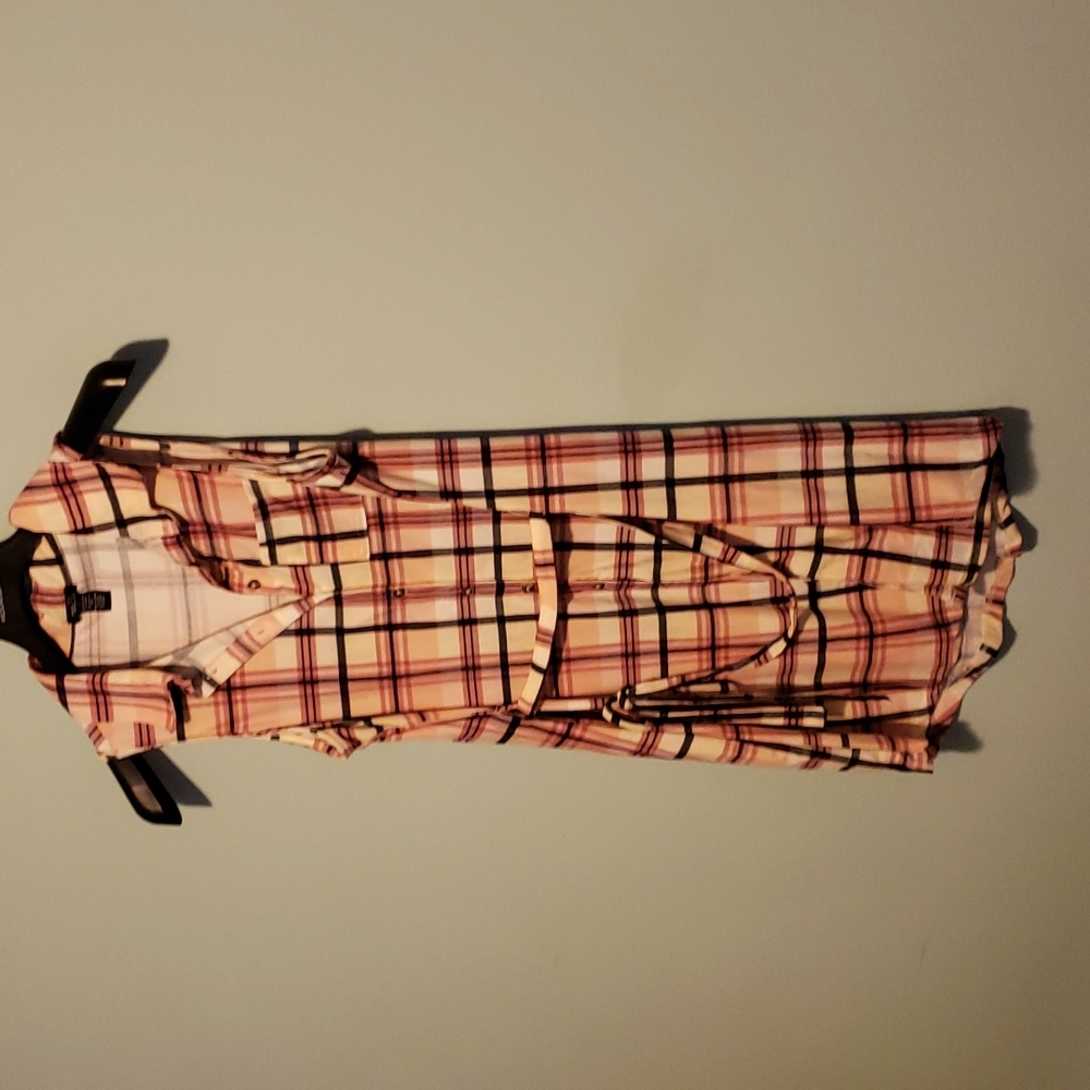 Like new cute sleeveless button down dress